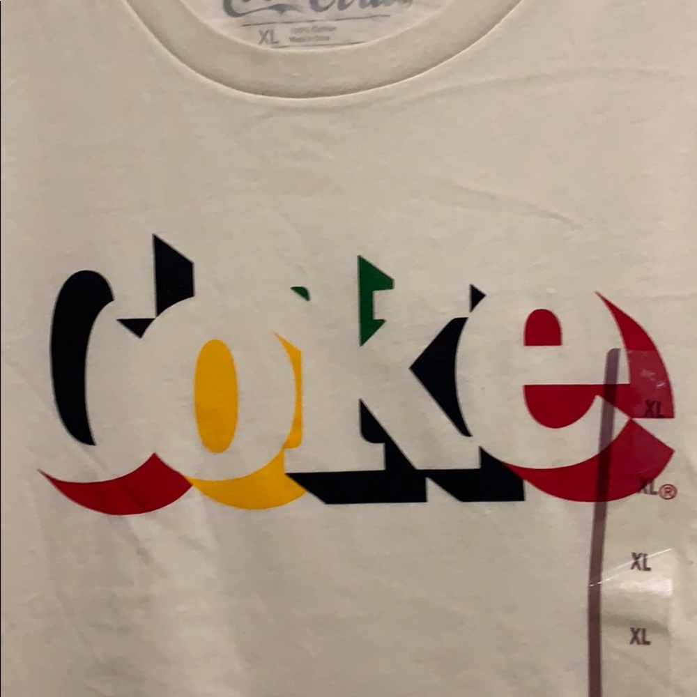 (NWOT) COCA-COLA TEE💖 - Picture 4 of 5